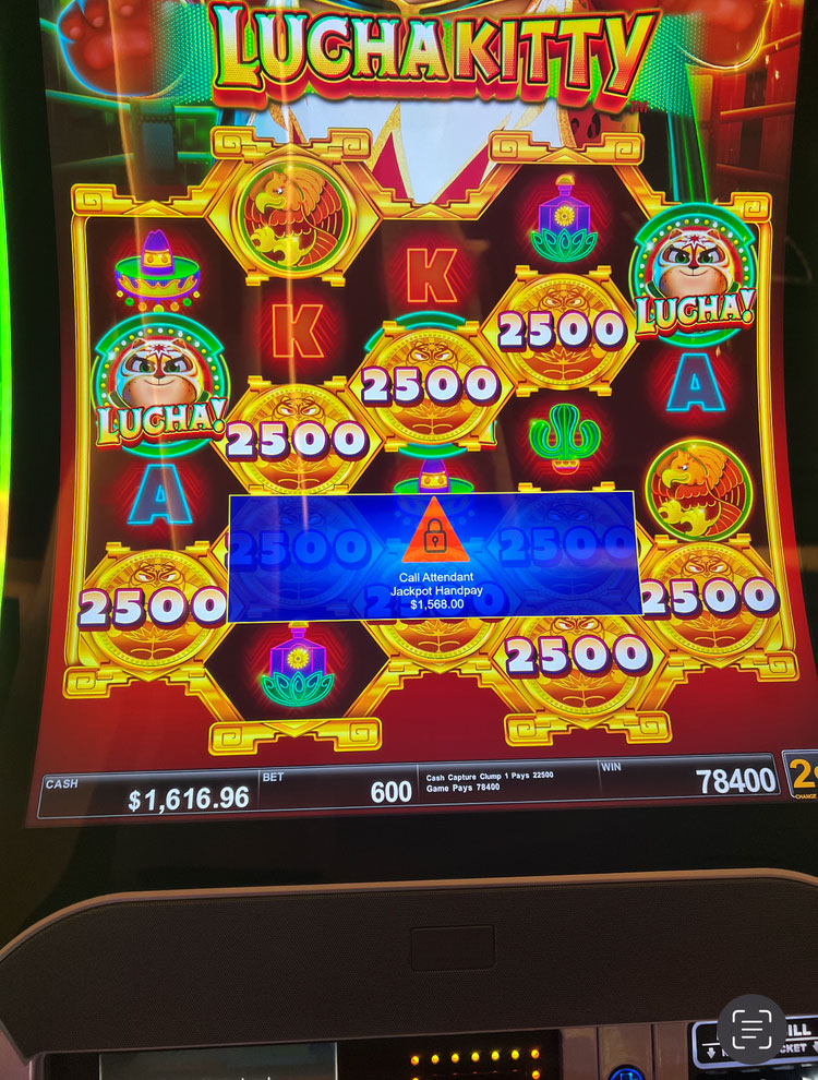 Lucha Slot Machine